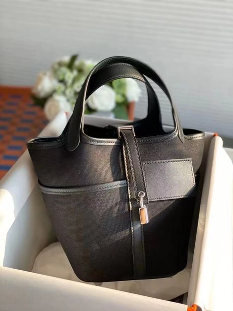 🎁Factory direct shipment ✈️ Global Shipping ☆ WhatsApp: +8615018754260

 - Hello, this is HoooGoods. Embrace Slow Fashion! Real 1:1 HAND-STITCHED HERMES PICOTIN CARGO 18 BLACK. #HERMESpicotincargo #hermespicotin Hermes Picotin, Hand Stitched, Slow Fashion, Hand Stitching, Clothes, Black