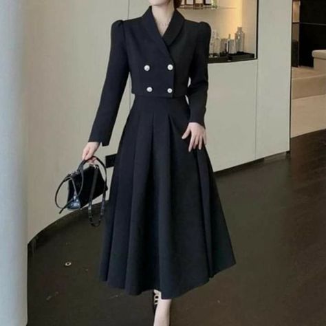 Mid Dress Formal, Graduation Outfit Ideas University, Sunday Dress, Modest Dresses Casual, Everyday Fashion Outfits, Woman Suit Fashion, Neue Outfits, Classy Dress Outfits, Quick Outfits