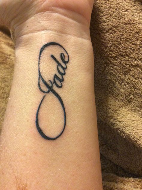 Jade Infinity tattoo Jade Name Tattoo, Jade Tattoo Ideas, Jade Tattoo, Girl Side Tattoos, Infinity Tattoo On Wrist, Cool Tattoos For Girls, Clavicle Tattoo, Jaguar Tattoo, Horse Shoe Tattoo