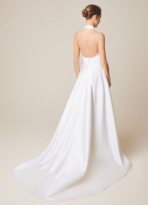 Backless halterneck wedding dress - The Perfect Gown For Your Wedding Venue – Inspiration from Jesus Peiro Halter Wedding Dress High Neck, Halterneck Wedding Dress, Wedding Dress High Neck, Wedding Gown Halter, Halter Top Wedding Dress, Train Collection, Halter Wedding, Wedding Dress Prices, Jesus Peiro