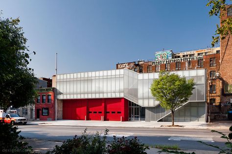 Fdny Firehouse, Steel Building Homes, Fire Hall, Utility Buildings, Brick Architecture, Hall Design, Glass Facades, Iconic Buildings, Building Structure