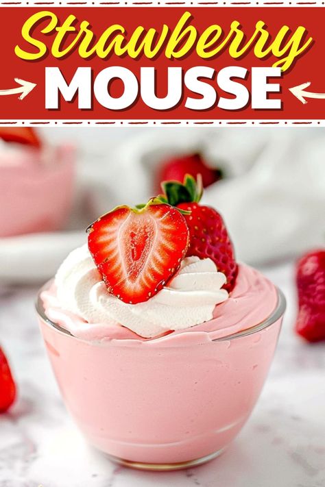 This fresh strawberry mousse is light, airy, and bursting with spring flavor. Made with cream, sugar, and strawberries, it's sweet and creamy in every bite. Easy Strawberry Mousse, Fresh Desserts, Strawberry Mousse Recipe, Strawberry Mouse, Easy Strawberry Desserts, Chocolate Recipes Easy, Strawberry Mousse, Mousse Dessert, Easy Chocolate Cake