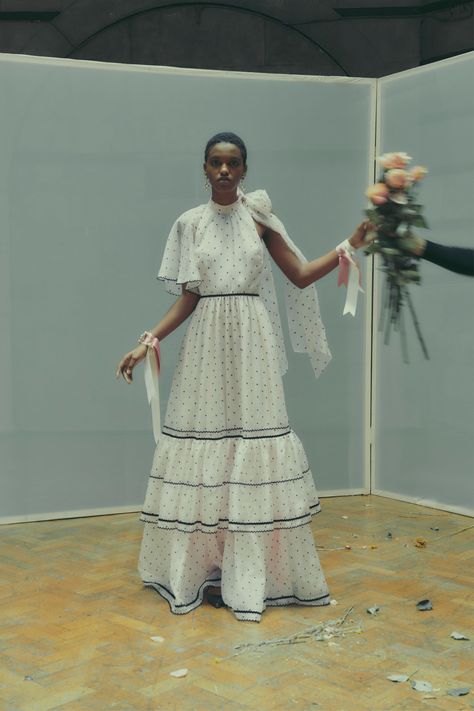 Erdem Resort 2020 Fashion Show - Vogue Dusty Blue Dress, Resort 2020, Holiday Party Dresses, Tadashi Shoji, 2020 Fashion, Comfy Fashion, Looks Chic, Fashion 2020, Vogue Paris