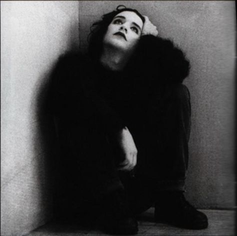 Brian Molko, Black And White, White, Black