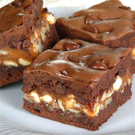 Layers Of Love Chocolate Brownies Nestle Recipes, Tollhouse Chocolate Chip Cookies, Caramel Ice Cream Topping, Toll House Chocolate Chip, Bolo Fit, Peanut Recipes, Baking Cocoa, Food Contest, Chocolate Craving