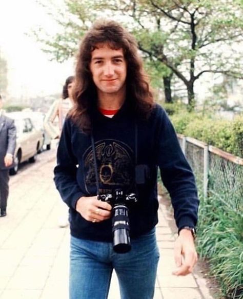 John in Japan, 1975😋  Tag Rock Argentino, Queen Photos, Roger Taylor, Queen Freddie Mercury, John Richard, John Deacon, Brian May, Queen Band, Killer Queen