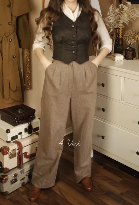 Cottagecore Suits Women, 20th Century Clothes, Scientists Aesthetic Outfit, 1920s Masculine Women, 1900s Inspired Fashion, 1920 Suit Women, Tweed Outfit Women Vintage, Vintage Women In Suits, Author Style Fashion