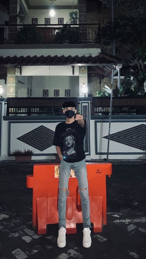 Outfit Cowo, Minimalist Wallpaper, Loose Pants, Boyfriend Pictures, Boy Outfits, Ootd, Black