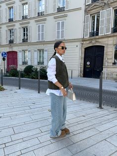 #Hairstyle#HairInspiration#HairGoals#HairTrend#HairStyle#Braids, #BraidedHair, #BoxBraids, #FishtailBraid, #DutchBraids Khaki Vest Outfit, Ootd Classe, Sleeveless Jacket Outfit, Outfit Inspo Elegant, Khaki Jacket Outfit, Sleeveless Vest Outfit, Hairstyles And Colors, Celebrities Hairstyles, 2024 Era