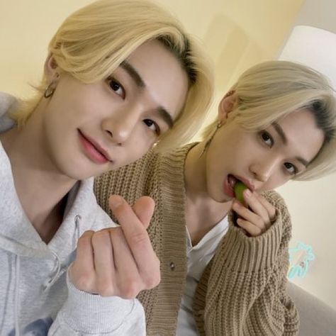 Hyunjin And In, Felix Skz, Kids Mood, Secret Crush, Kpop Couples, Kids Icon, Celebrity Art, Felix Stray Kids, Kids Pictures