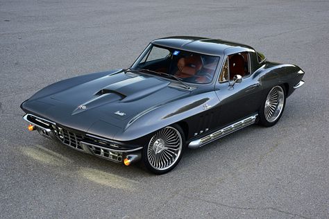 Restomod Cars, Corvette Vintage, 1966 Corvette, Corvette Summer, Corvette C2, Chevy Muscle Cars, Car Chevrolet, Cars Muscle, Custom Muscle Cars