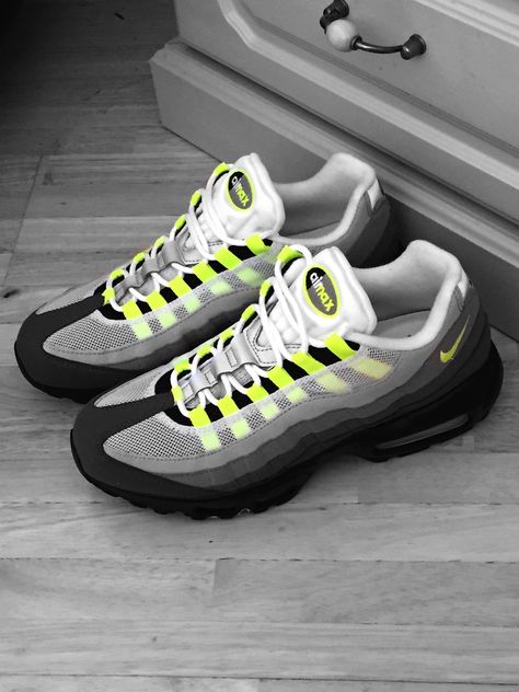 Air Max 95 Aesthetic, Air Max 95 Outfit Men, Air Max 95 Og Neon, Air Max 95 Neon, Air Max Outfit, Nike 95, Airmax 95, Nike Airmax 95, Fleece Outfit