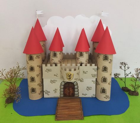 Castle Crafts For Kids, Castle Art Projects, Kids Group Activities, Castles Topic, Crafts Cardboard, Nordic Christmas Decorations, Paper Castle, Castle Crafts, Castle Project