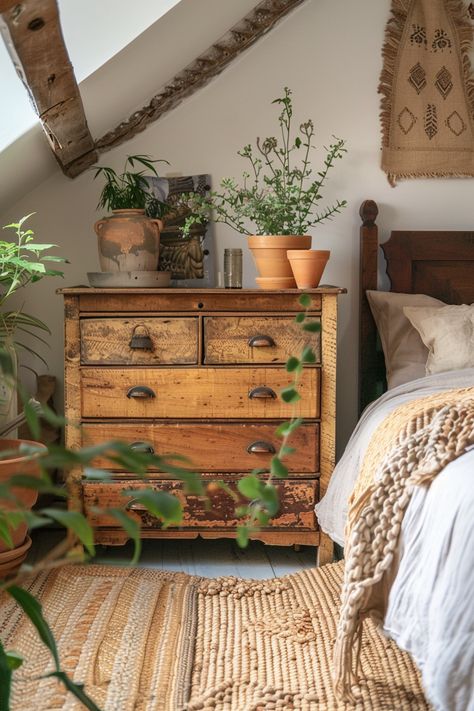 15 Tips for Crafting an Organic Modern Bedroom – Everyday Inspo Cozy Rustic Bedroom, Rustic Bedroom Ideas, Rustic Farmhouse Kitchen, Cottage Bedroom, Chic Bedroom, Farmhouse Bedroom, Decoration Inspiration, Rustic Bedroom, Modern Dining Room