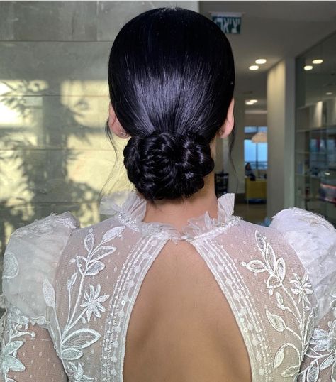 Spanish Hairstyles, Prom Inspo, Hairdo Wedding, Peinados Recogidos, Colored Hair, Hair Bun, Black Natural Hairstyles, Modern Bride, Boss Lady