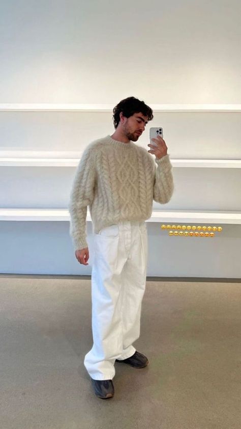 Creme Pants Outfit, Sweater Outfit Men, Cream Pants Outfit, Cream Sweater Outfit, Oversized Cream Sweater, Sweater Outfits Men, White Oversized Sweater, Pants Outfit Men, Man Dressing Style