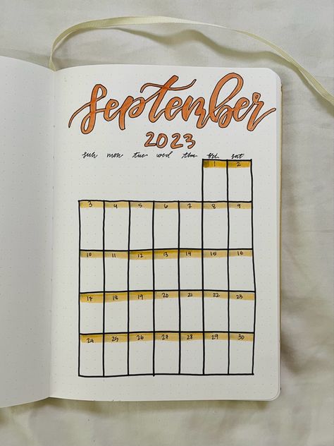 September Calendar 2024 Bullet Journal, September Bullet Journal Calendar, September Bullet Journal, Bullet Journal Monthly Calendar, Bullet Journal September, September Calendar, Bullet Planner, Writing Therapy, Bullet Journal Design Ideas