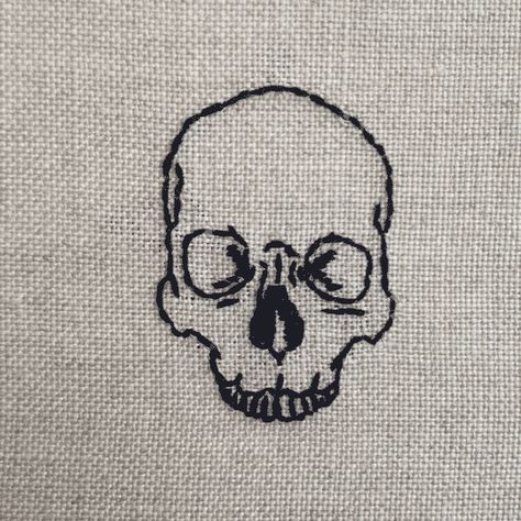 skull Punk Embroidery, Skull Embroidery, Embroidery On Clothes, Hand Embroidery Art, Hand Embroidery Stitches, Stitching Art, Hand Embroidery Patterns, Embroidery Inspiration, Diy Embroidery