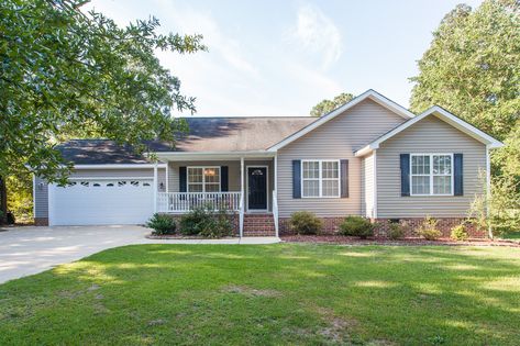 81 Shepherd Dr, Benson NC Australian Suburban House, Basic Suburban House, California Suburbs House, One Story Suburban House, Low Class House, Suburban House Exterior, Million Dollar Houses, Mobile Home Exteriors, Home Styles Exterior