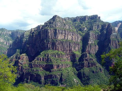 Copper Canyon - The spectacular scenery of the canyon. (The Copper Canyon) Copper Canyon Mexico, The Preserve At Canyon Lake, Red Rock Canyon Waterton, Maligne Canyon, Carbon Canyon Regional Park Photography, Copper Canyon, Colonial Mansion, Country Hotel, Wilderness Lodge