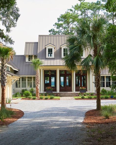 Lowcountry Farmhouse, Coastal Farmhouse Exterior, Low Country Homes, Preppy House, Coastal Exterior, Cottage Bungalow, Resort Lifestyle, Time Change, Evening Light