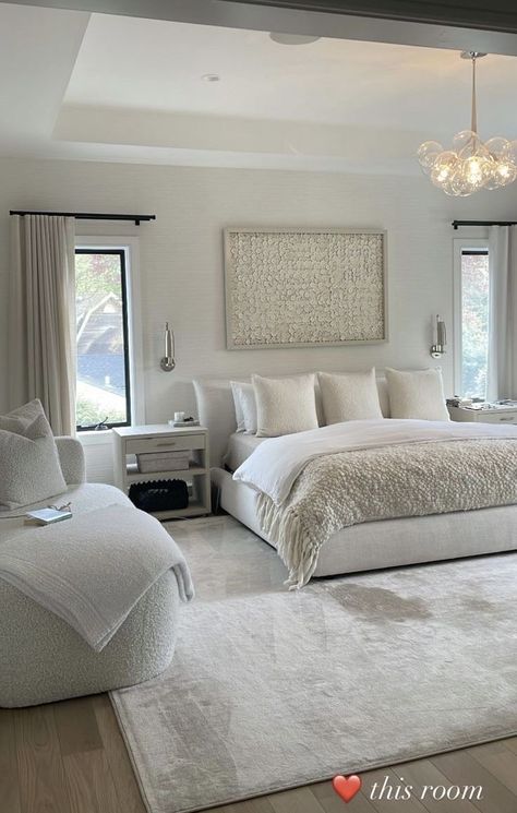 Classy Bedroom, Future Apartment Decor, Redecorate Bedroom, Luxury Rooms, Apartment Decor Inspiration, Room Makeover Bedroom, Decor Home Living Room, White Bedroom, Room Ideas Bedroom