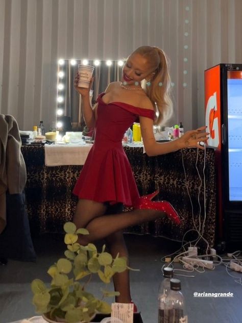 DUDA on X: "ariana grande wearing the ‘lady in red’ dress by mirror palais ♡ https://t.co/O53SUcJcOz" / X Mirror Palais, Music On Spotify, Ariana Grande Style, Ariana Grande Photos, Ariana Grande Pictures, Ariana G, Red Aesthetic, Mariah Carey, Ariana Grande