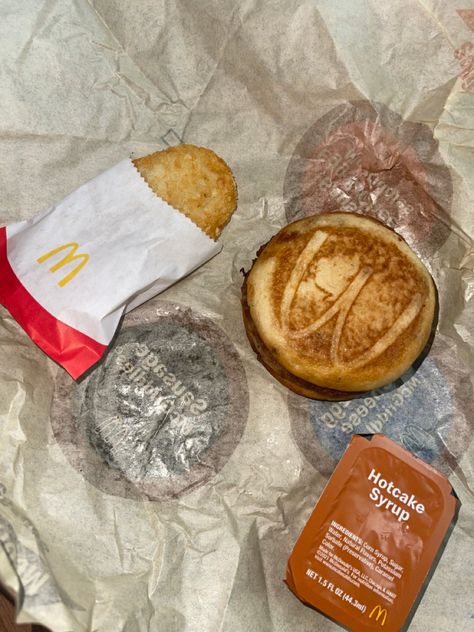 6/5/22 breakfast Mcdonald’s Breakfast, Mcdonald Breakfast, Crazy Bread, Mcdonalds Breakfast, Light Sauce, Deep Dish Pizza, Starbucks Drinks, Caramel Color, Deep Dish