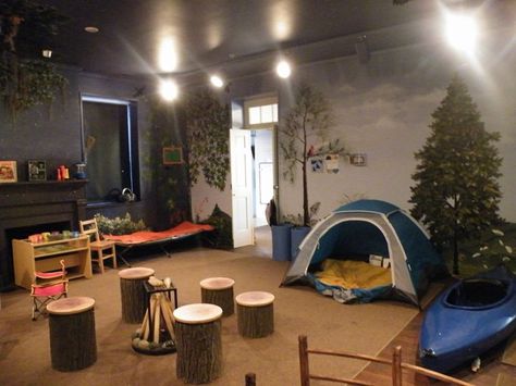 Camping Playroom, Camping Theme Bedroom, Camping Bedroom, Camping Room, Themed Bedrooms, Cozy Camping, Space Themed Bedroom, Baby Playroom, Theme Bedroom