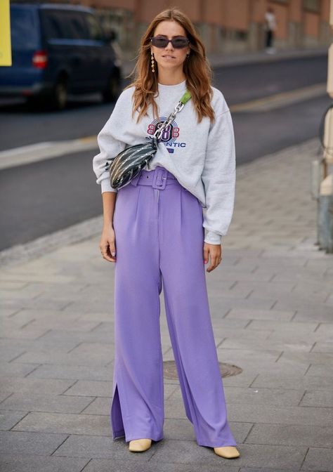 A Month’s Worth of Fall Outfit Ideas for Every Rainy, Chilly, Windy Possibility Work Outfits Frauen, Stockholm Fashion Week, Moda Hippie, Chique Outfits, Purple Pants, Stockholm Fashion, Cute Fall Outfits, Street Style Inspiration, Mode Inspo