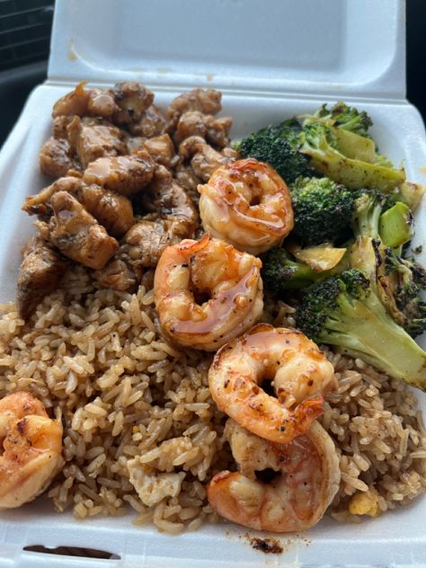 fried rice hibachi chicken and shrimp rice meal plan Chicken And Shrimp Rice, Bussin Food, Hibachi Chicken, Shrimp Rice, Soul Food Dinner, Chicken And Shrimp, Food Babe, Delicacy Food, Food Therapy