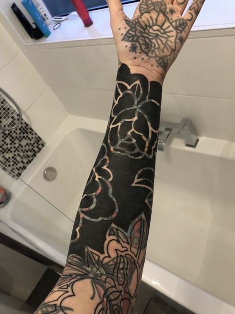 Traditional Tattoo Cover Up, Blast Over Tattoo, Arm Cover Up Tattoos, Tatuaje Cover Up, Black Sleeve Tattoo, Black Tattoo Cover Up, Blackout Tattoo, Simple Tattoo Designs, Tattoo Life