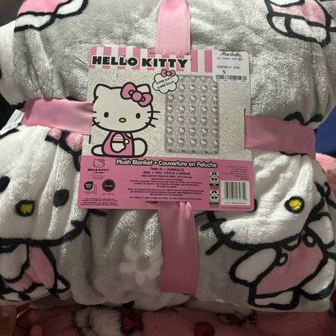 This Is A Gray Hello Kitty Blanket And It Has Flowers And It Is A Twin Xl Blanket Blanket Hello Kitty, Hello Kitty Blankets, Cute Blanket, Blankets, Hello Kitty Bed, Hello Kitty Blanket, Hello Kitty Bedroom, Hello Kitty Jewelry, Hello Kitty Accessories