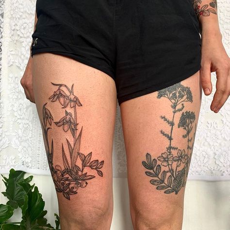 𝖈𝖆𝖗𝖒𝖎𝖓 𝖋𝖆𝖎𝖗𝖊 on Instagram: “each new mark to compliment the last. [ Id/ a two mirrored thigh pieces / one healed of cinquefoil and yarrow / one fresh of lily and…” Botanical Tattoo Thigh, Lily Tattoo Thigh, Thigh Tattoos For Women, Yarrow Flower, Tattoo Thigh, Thigh Piece, Thigh Tattoos, Lily Tattoo, Botanical Tattoo