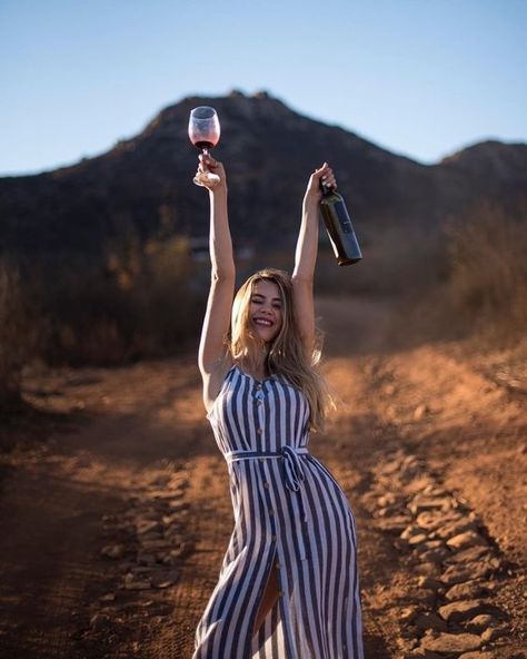 Wine Model Photography, Wine Photoshoot Ideas, Wine And Women, Winery Photoshoot, Wine Photoshoot, Winery Outfit Summer, Vineyard Outfit, Kalaw, Wineries Outfit