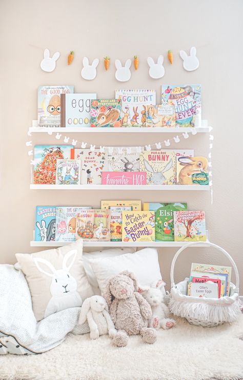 Easter Childrens Books Bookshelves Ladder, Nails Ideas Easter, Easter Nails Ideas, Holiday Bookshelves, Homeschool Room Decor, Easter Craft For Kids, Easter Book, Book Shelf Decor, Decor Bookshelves