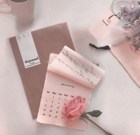 pastel photography aesthetic - Google Search Pink Calendar, Grunge Pastel, Peach Aesthetic, Pastel Pink Aesthetic, Korean Aesthetic, Aesthetic Colors, Kawaii Wallpaper, Aesthetic Themes, Aesthetic Grunge