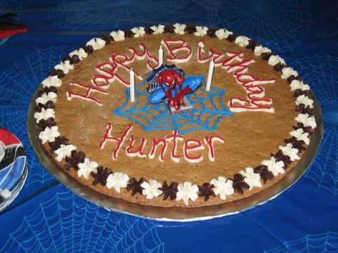 Superhero Cookie Cake, Spider Man Cookie Cake, Spiderman Cookie Cake, Spiderman Cookies, Superhero Cookies, Cookie Cake Designs, 7th Birthday Party Ideas, Cookie Maker, Chocolate Chip Cookie Cake