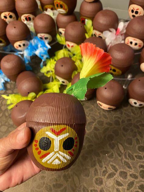 SET of 6 Kid Sized Moana Party Cups, Straws & Leis, Set Moana Coconut Cups, Kakamora Cups, Kids Party Cups, Kids Party Favors, Party Cup by CCsCrafts on Etsy Kakamora Cups, Moana Quince, Moana Coconut, Moana Party Favors, Kids Party Cups, Moana Theme, Coconut Cups, Kids Party Favors, Moana Party