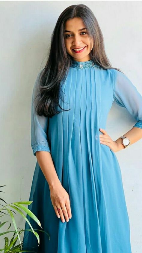 Shifon Kurti Pattern Simple, Neck Designs For Gowns Indian, Long Kurti Designs Casual Simple, Chudi Tops Designs For Women, Kurthi Hand Designs Latest, Disiner Kurti Latest, Gorget Kurti Designs Latest, Georgette Kurtis Designer Latest, Long Kurti Designs Casual