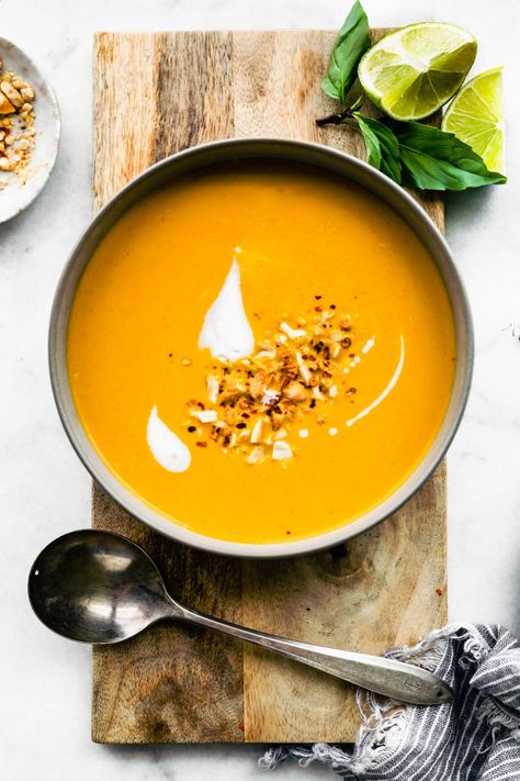 Thai Curried Carrot Ginger Soup - Cotter Crunch Thai Carrot Soup, Cotter Crunch, Vegetarian Diet Recipes, Asian Chili Sauce, Carrot Ginger Soup, Ginger Soup, Shrimp Soup, Chili Soup, Curry Soup