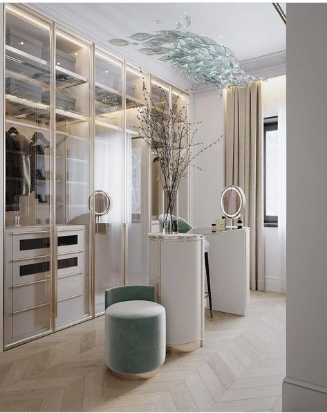 Closet Decor Ideas, Walk In Closet Luxury, Walkin Closets Design, Elegant Closet, Modern Classic Interior, Contemporary Home Interior, Dream Closet Design, Walk In Closet Design, Luxury Closets Design