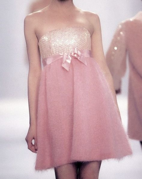 Balletcore Runway, Little Pink Dress, French Girl Chic, Runway Fashion Couture, Runway Outfits, Whiplash, Pink Princess, Fancy Dresses, Couture Fashion