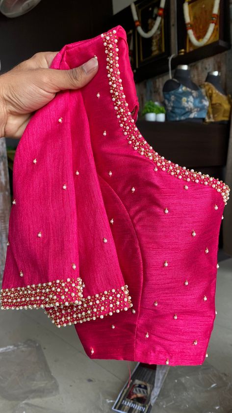 Product Descriptions: Peacock green dual shaded khadi silk saree is having rich silver zari floral motif worked pallu. Saree comes with pink silk peacock threaded hand work blouse as shown View this post on Instagram A post shared by threadslabel.com (@shobana_nithin) Khadi Silk Saree, Green Blouse Designs, Pink Blouse Designs, Latest Bridal Blouse Designs, Latest Blouse Designs Pattern, Maggam Work Designs, New Saree Blouse Designs, Wedding Saree Blouse Designs, Traditional Blouse Designs