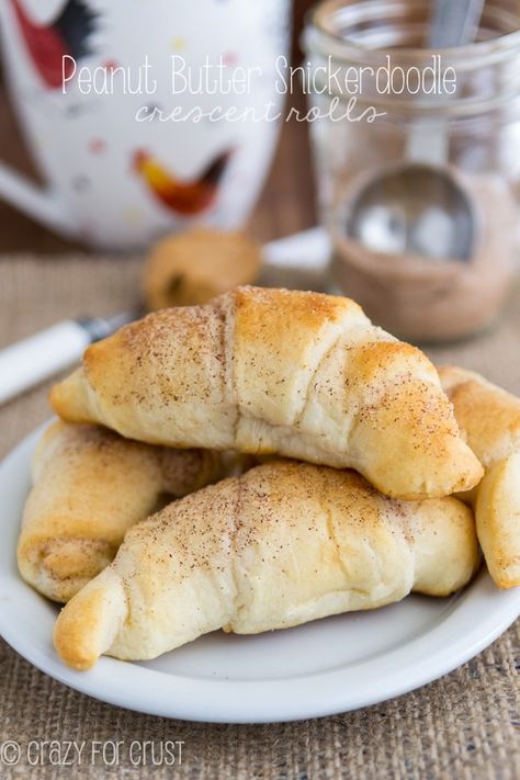 Cinnamon Crescent Rolls, Nutella Recipes Easy, Crazy For Crust, Crescent Roll Recipes, Crescent Roll, Sausage Rolls, Köstliche Desserts, Snickerdoodles, Crescent Rolls