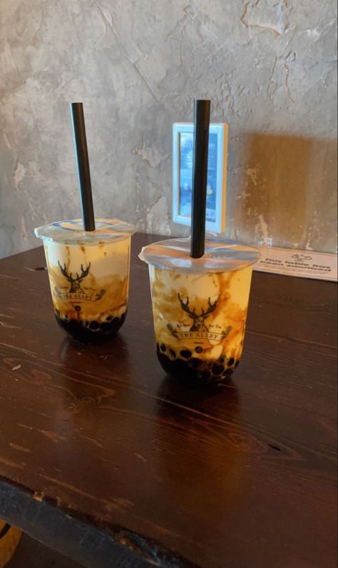 the alley bubble tea brown sugar The Alley Bubble Tea, Brown Sugar Bubble Tea, Constantly Hungry, Bubble Tea Flavors, Tea Flavors, Cute Drinks, Bubble Tea Boba, Boba Drink, Bubble Milk Tea