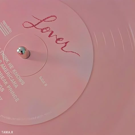 Lover Highlight Cover Instagram, Pink Record Player, Record Player Aesthetic, Wallpapers Rosa, Pink Wallpaper Girly, Custom Ipad, Shadow Photos, Cute Frames, Pink Pin