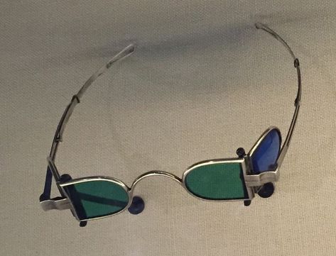 Smith Sunglasses, History Museum, New Classic, Mode Vintage, Glasses Fashion, Spectacles, Cat Eye Sunglasses, Turquoise Bracelet, Mirrored Sunglasses