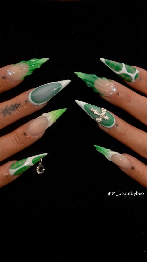 Spirituality Nails, Lighting Nails Designs, Pink And Dark Green Nails, Green Freestyle Nails, Funky Nail Ideas Fun, White And Green Nail Designs, Green Themed Nails, Colorful Stiletto Nails, Original Nails Designs