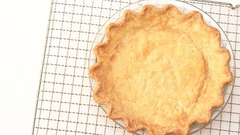 Easy Pie Crust | Martha Stewart Martha Stewart Pie Crust, Braided Pie Crust, Baked Pie, Pie Crust Recipe Easy, Easy Pie Crust, Thanksgiving Pumpkin Pie, Pie Crust Recipe, Perfect Pie Crust, Easy Pie